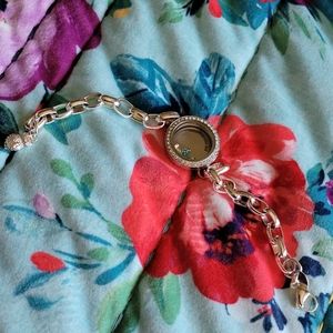 NEW Oragami Owl bracelet with Swarovski crystals